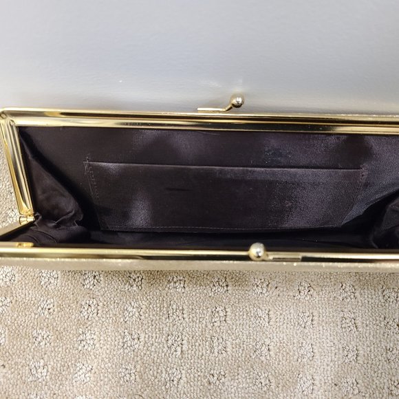 Vintage Gold metallic shiny cloth clutch purse - Picture 2 of 3